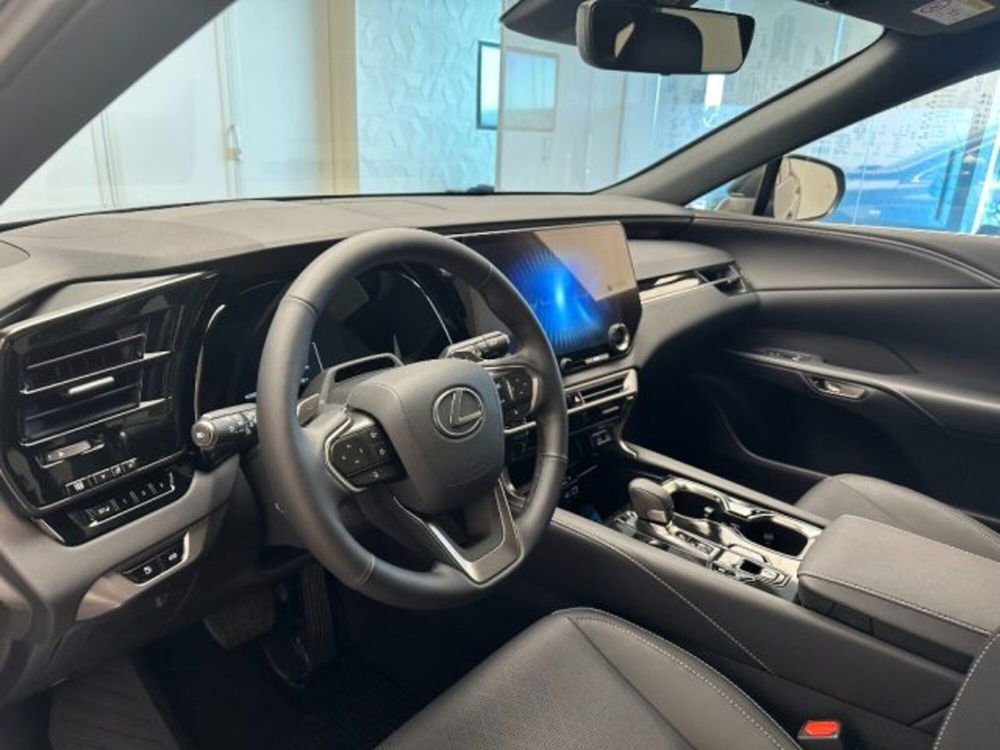 Lexus RX nuova a Cuneo (9)