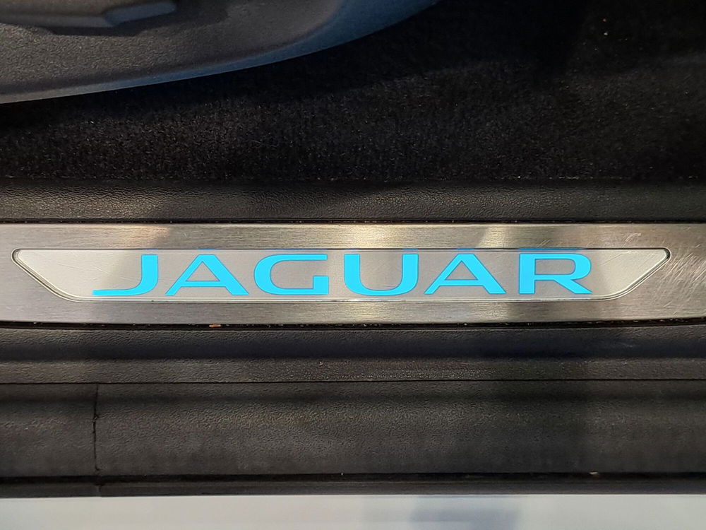 Jaguar E-Pace usata a Pavia (14)