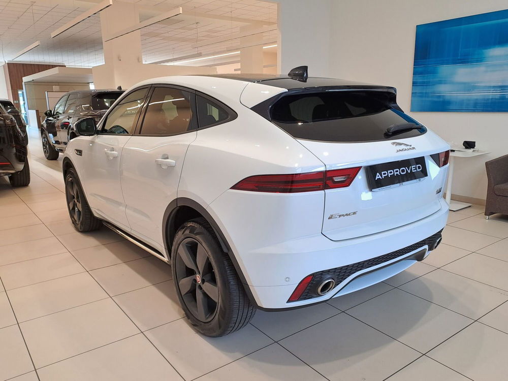 Jaguar E-Pace usata a Pavia (16)