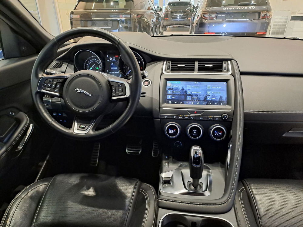 Jaguar E-Pace usata a Pavia (6)