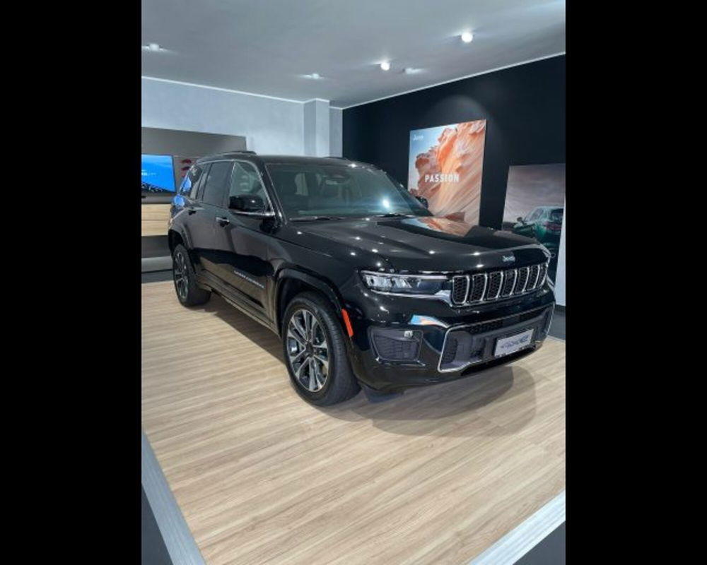 Jeep Grand Cherokee nuova a Alessandria (3)