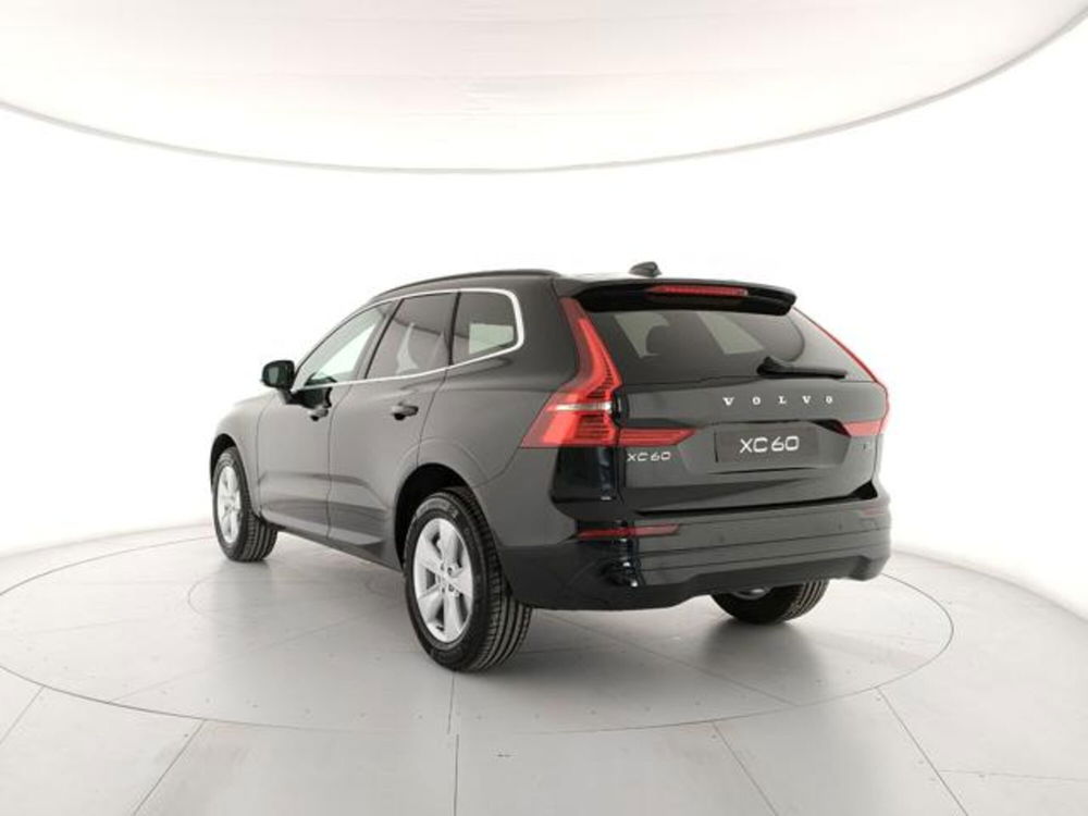 Volvo XC60 nuova a Modena (3)