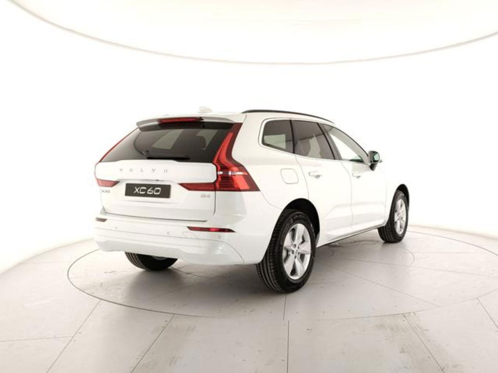 Volvo XC60 nuova a Modena (5)