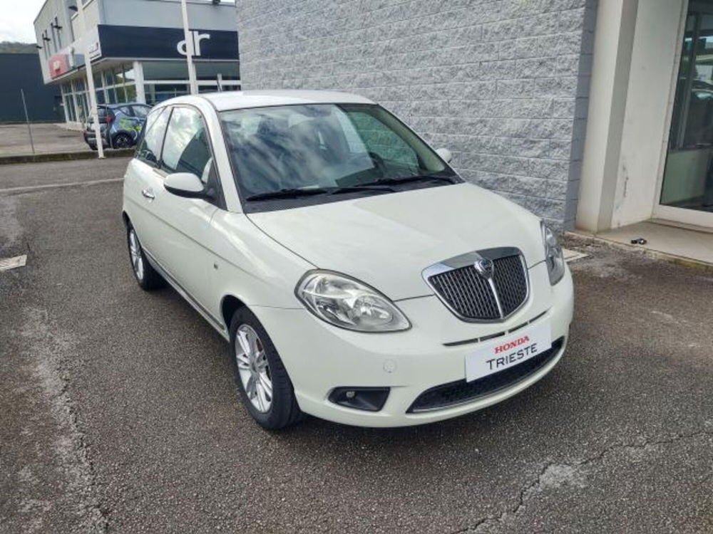 Lancia Ypsilon usata a Trieste (2)