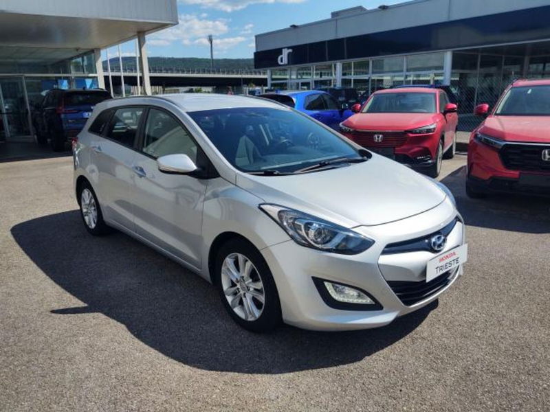 Hyundai i30 Station Wagon 1.6 CRDi 110CV Comfort del 2012 usata a Muggia