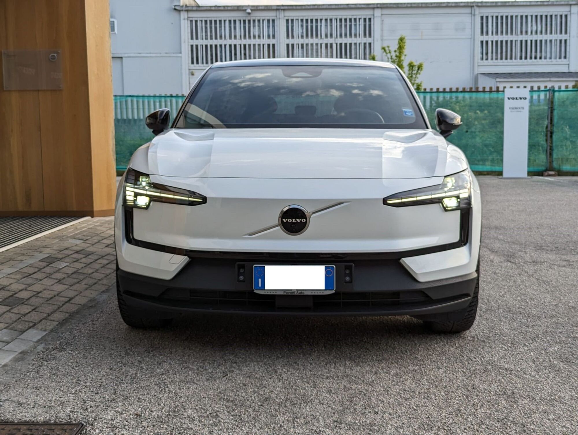 Volvo EX30 Single Motor Extended Range Ultra rwd nuova a Pescara