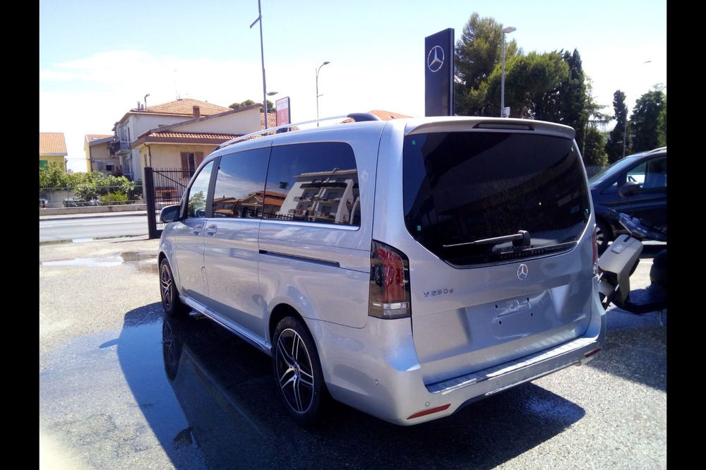 Mercedes-Benz Classe V nuova a Pescara (4)