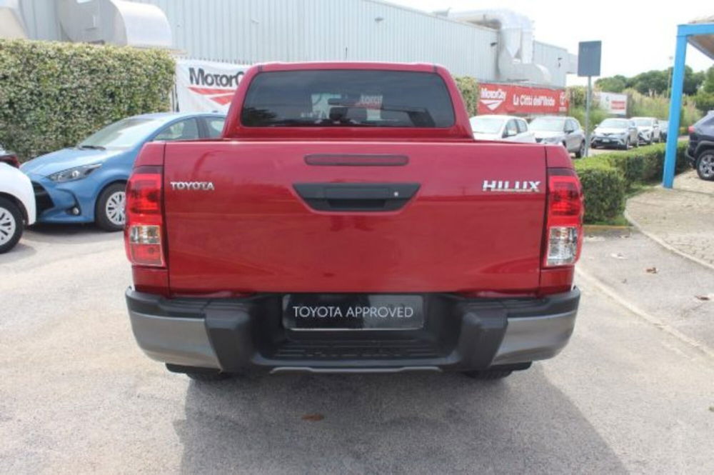 Toyota Hilux usata a Roma (4)