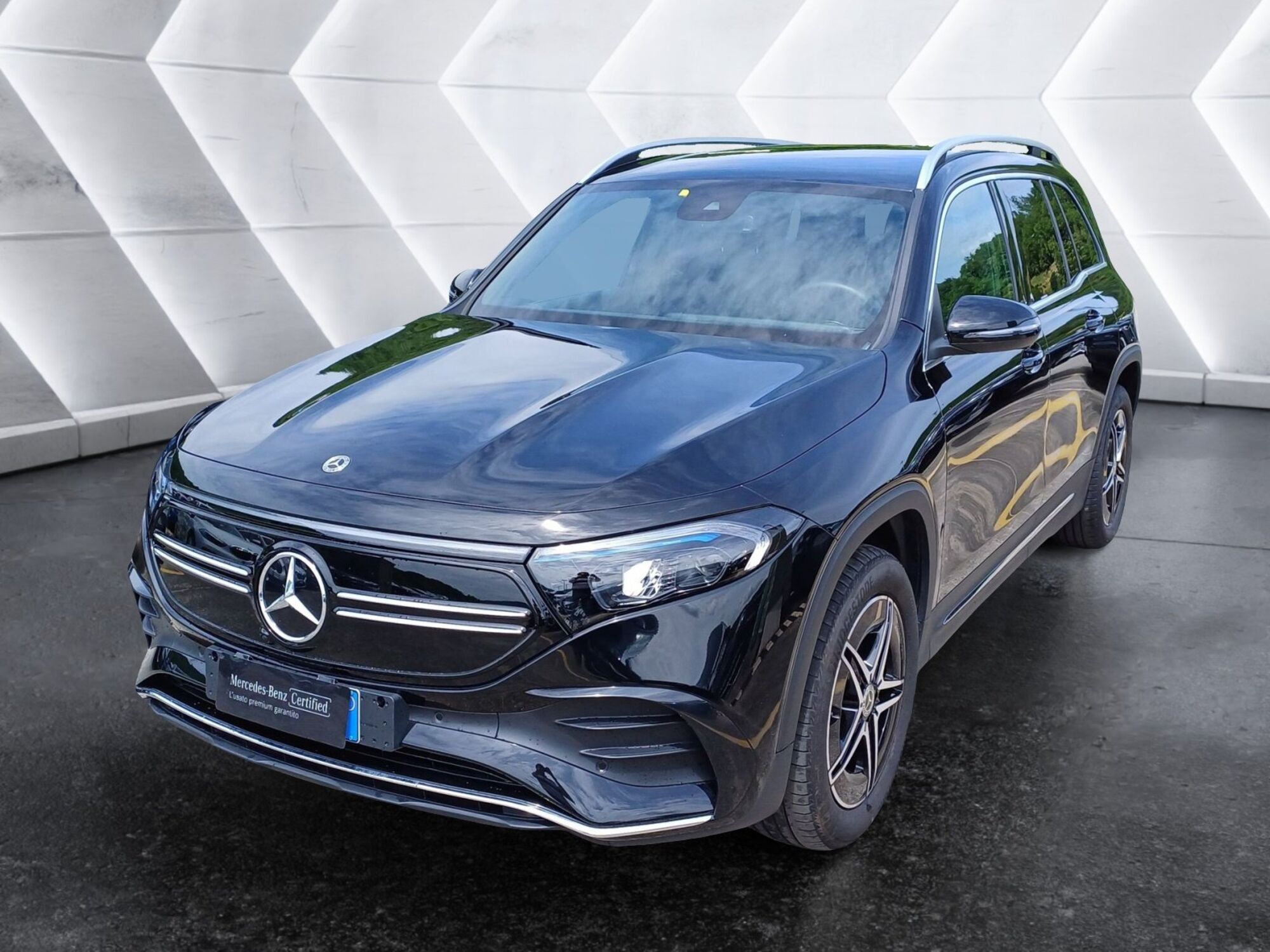 Mercedes-Benz EQB 300 4Matic Premium del 2023 usata