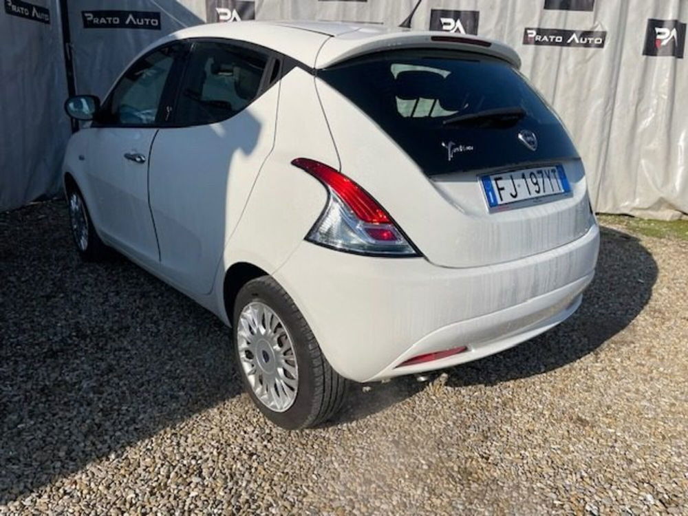 Lancia Ypsilon usata a Prato (12)