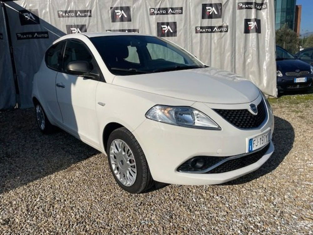 Lancia Ypsilon usata a Prato (3)