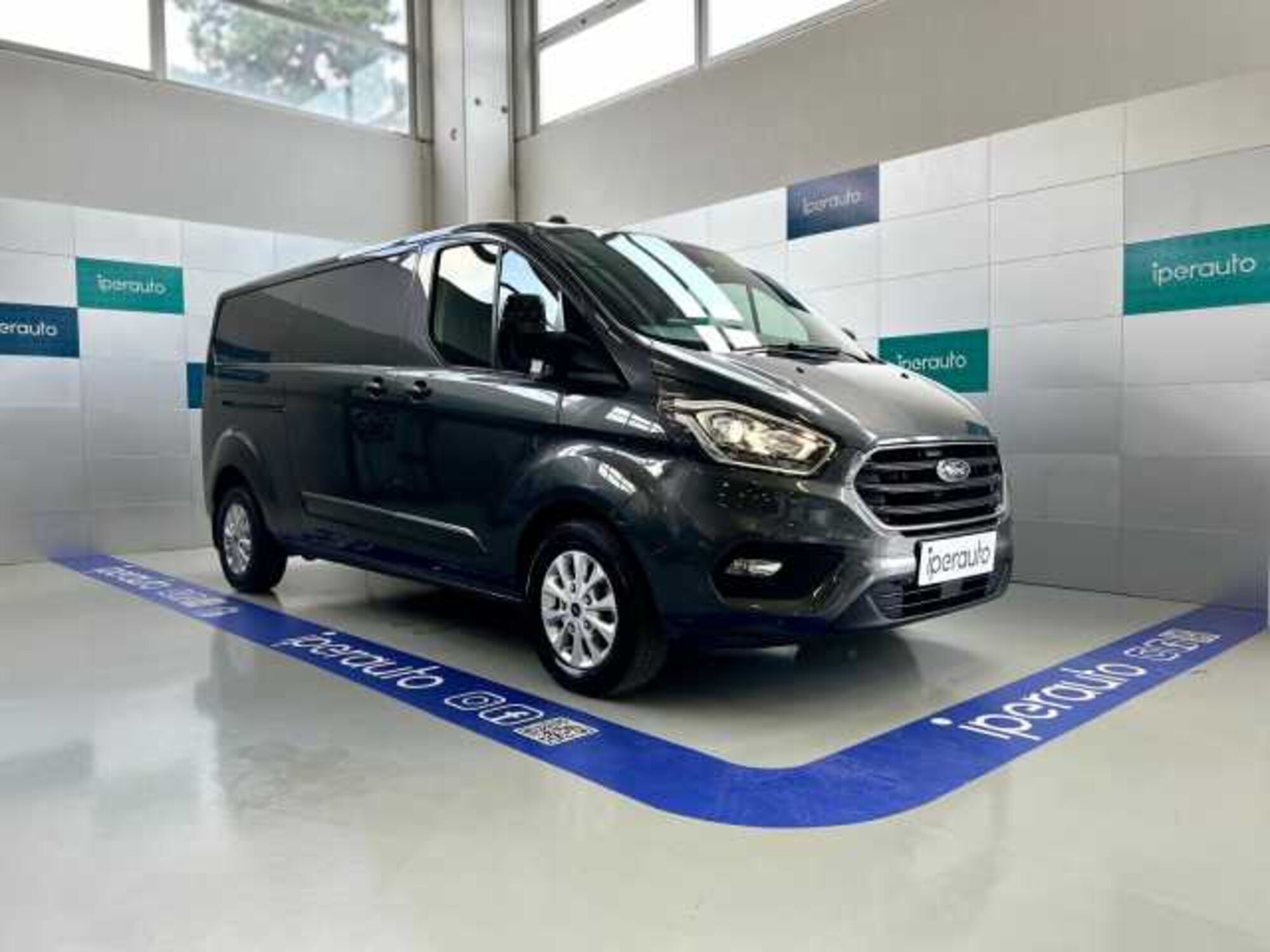 Ford Transit Custom Furgone 300 2.0 TDCi 170 PC Furgone Trend del 2019 usata a Bergamo