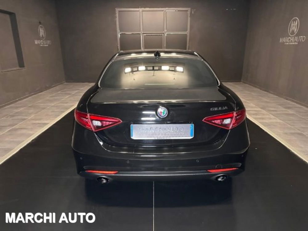 Alfa Romeo Giulia usata a Perugia (6)