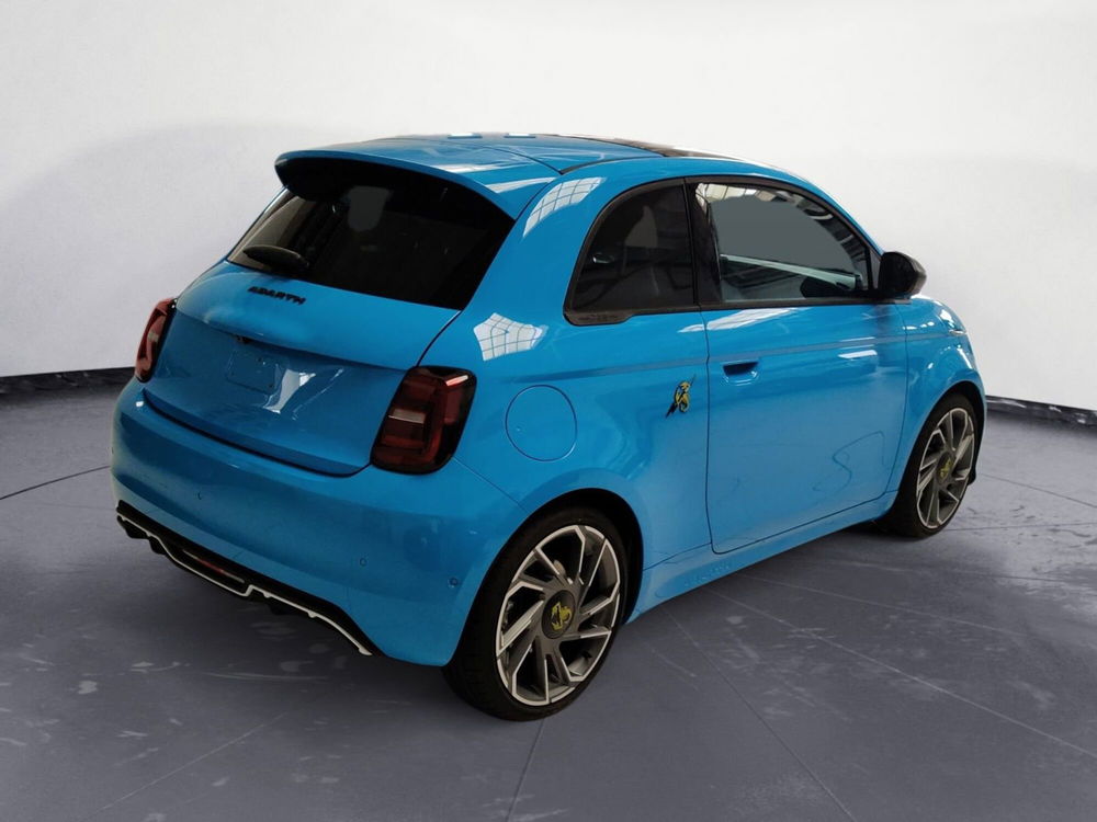 Abarth 500e nuova a Pordenone (5)