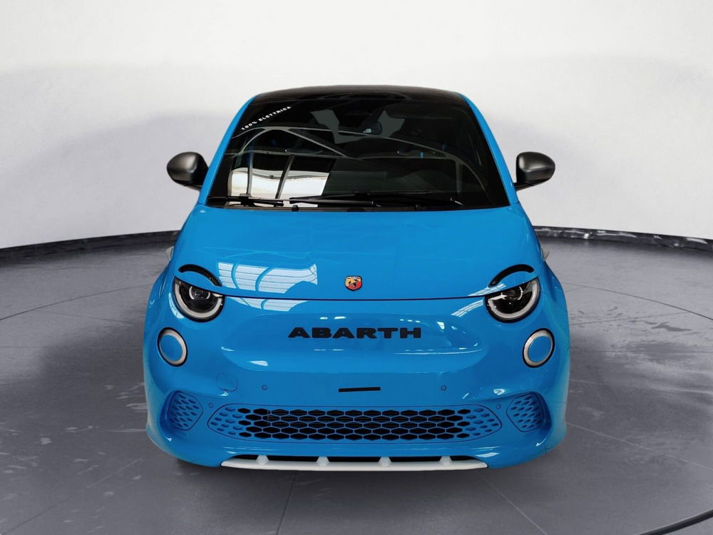 Abarth 500e nuova a Pordenone (8)