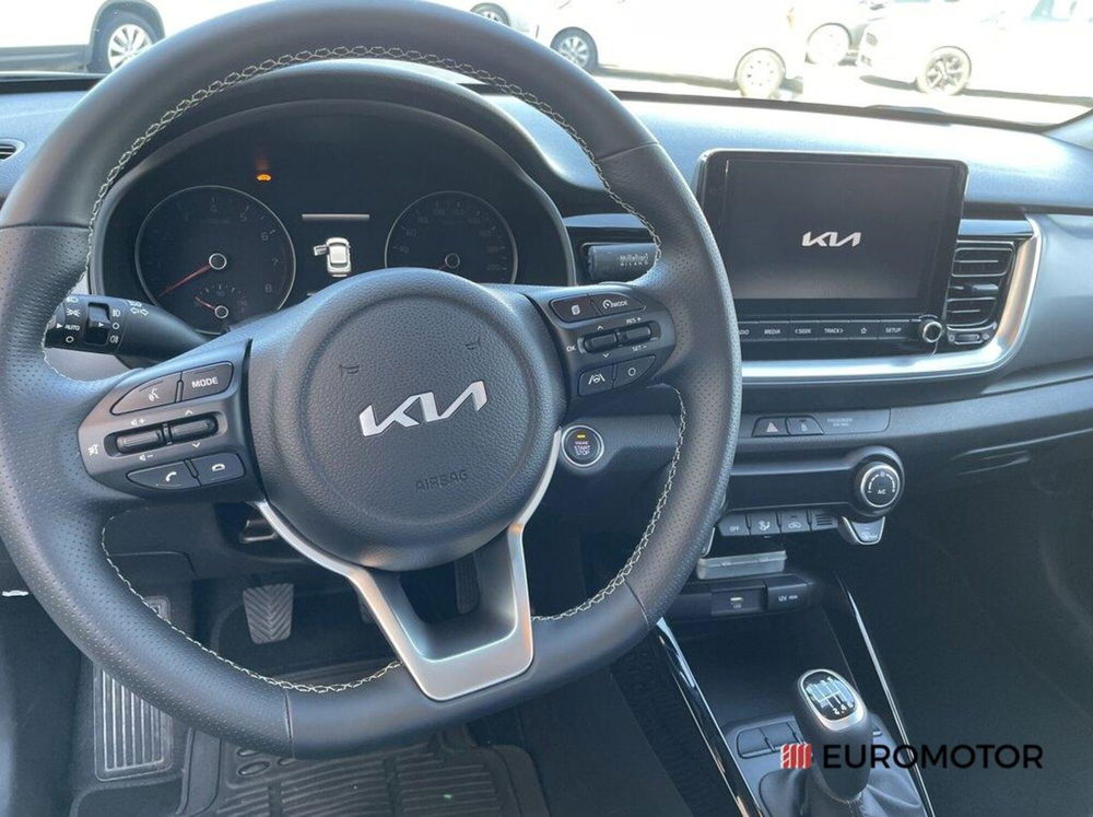 Kia Stonic nuova a Bari (15)