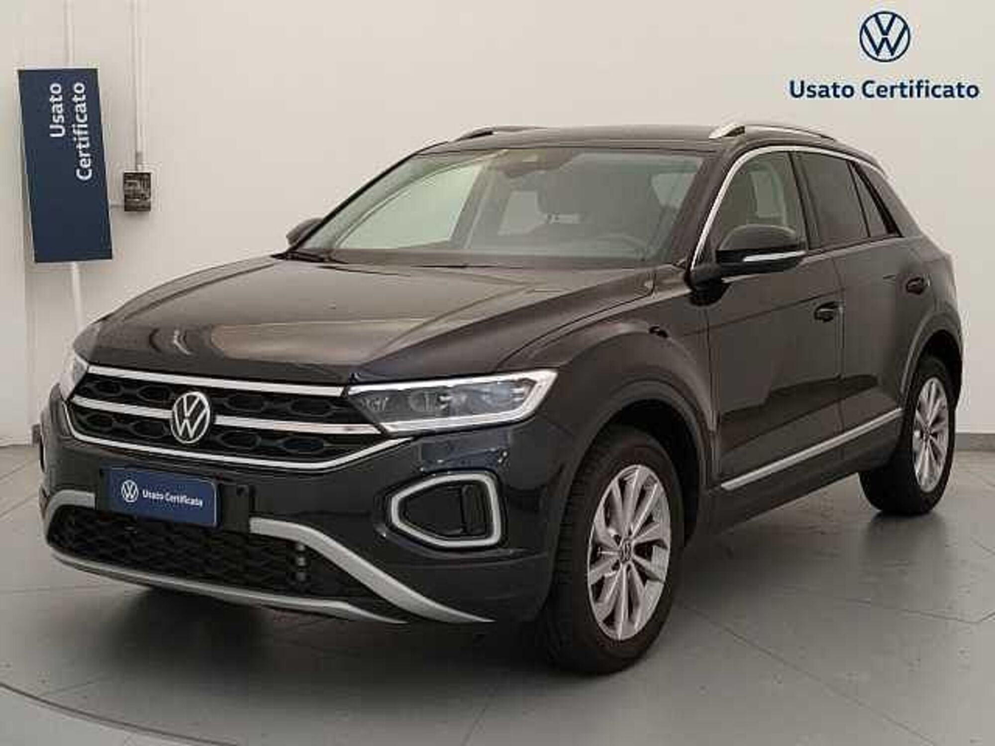 Volkswagen T-Roc 1.5 TSI ACT Style BlueMotion Technology  del 2023 usata a Busto Arsizio