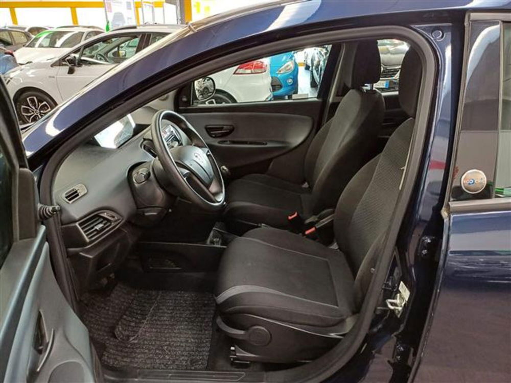 Lancia Ypsilon usata a Cremona (6)