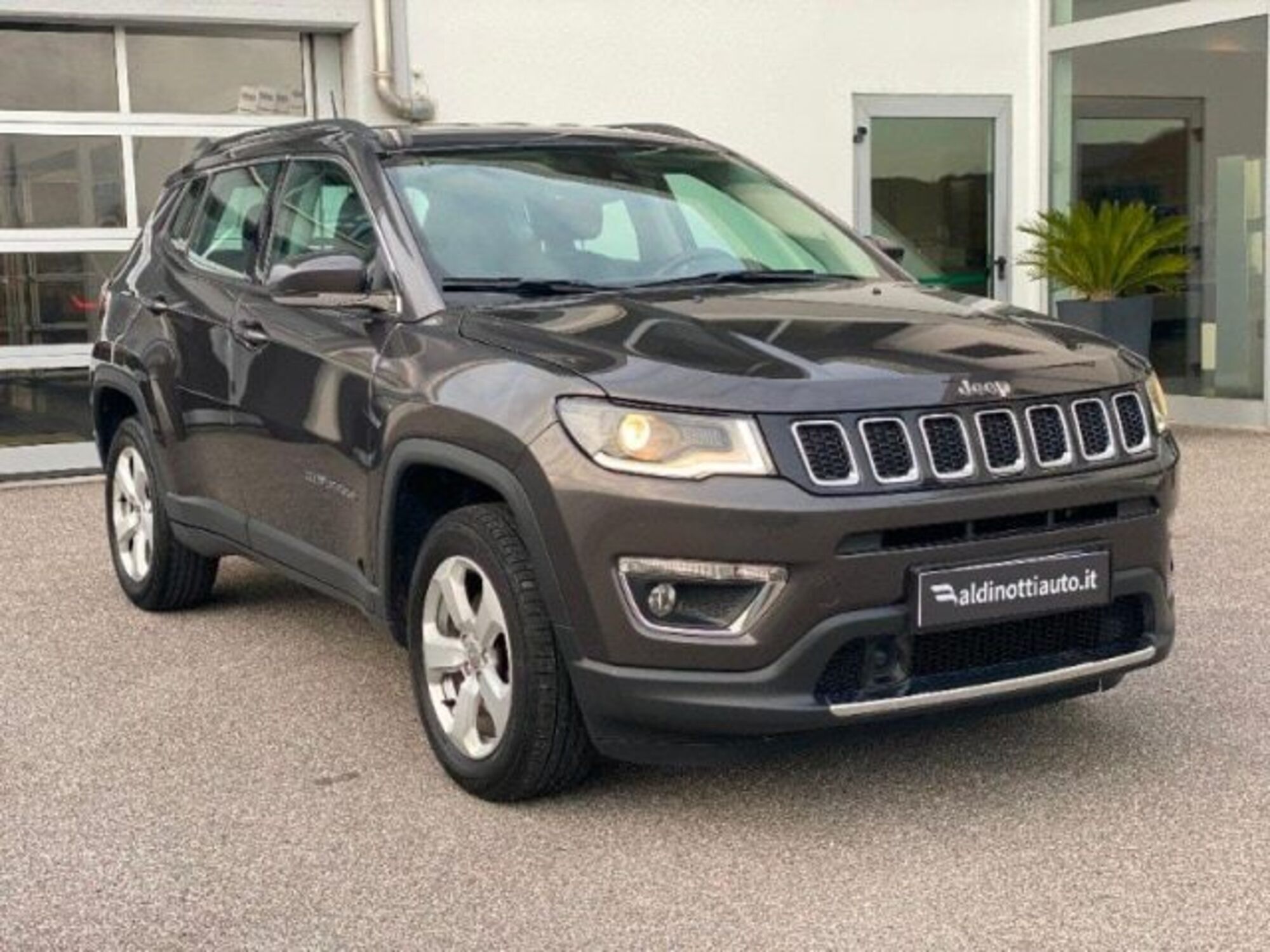 Jeep Compass 2.0 Multijet II aut. 4WD Opening Edition del 2017 usata a Empoli