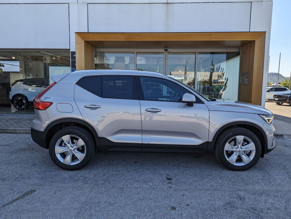 Volvo XC40 nuova a Pescara (2)