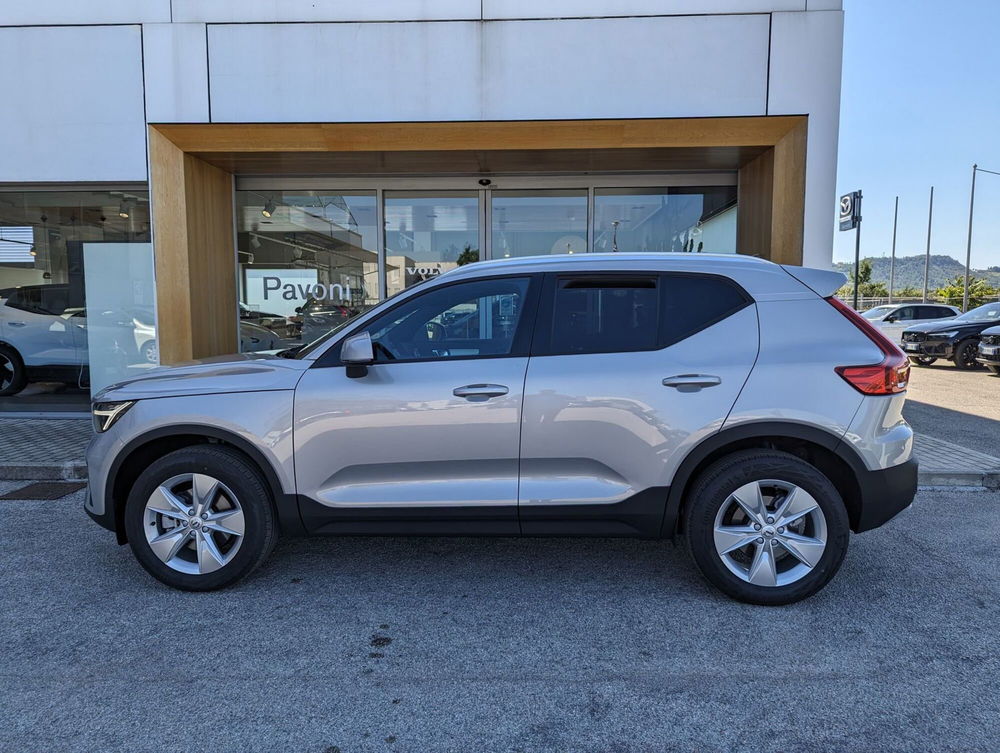 Volvo XC40 nuova a Pescara (5)