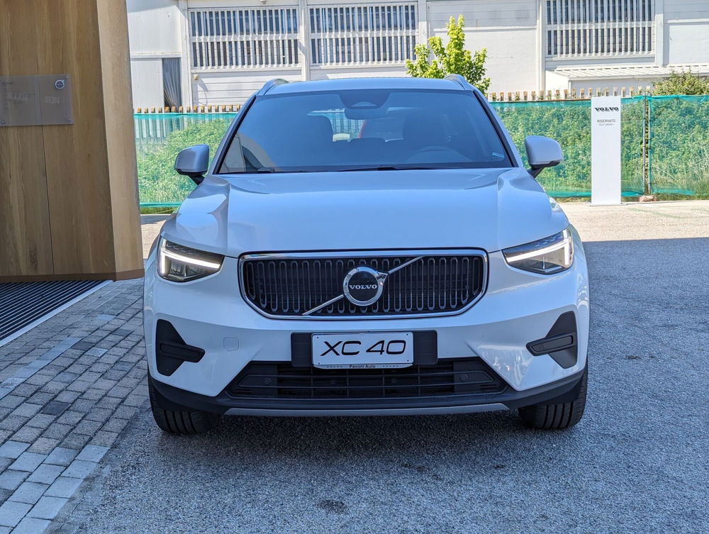 Volvo XC40 nuova a Pescara