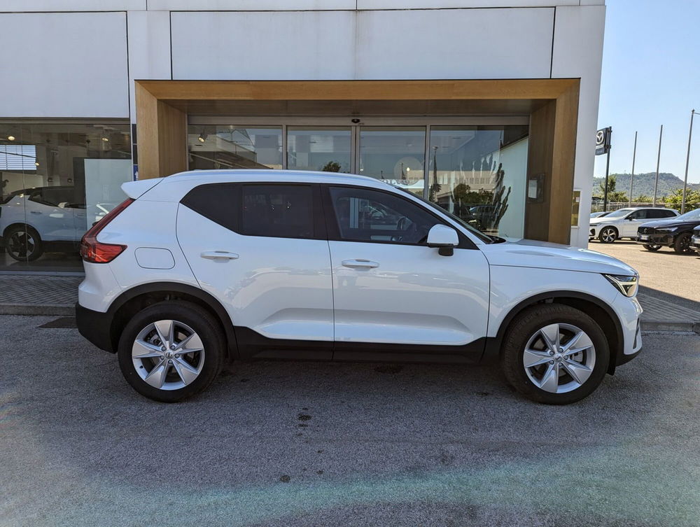 Volvo XC40 nuova a Pescara (3)