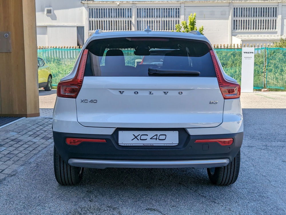 Volvo XC40 nuova a Pescara (5)