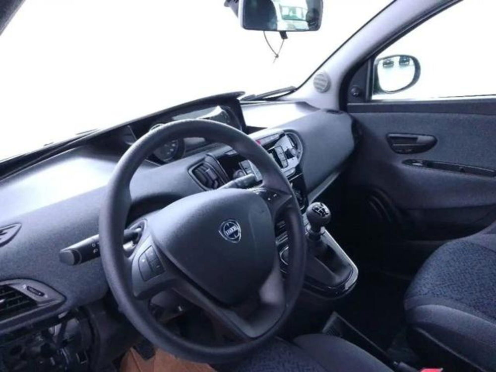 Lancia Ypsilon nuova a Torino (2)