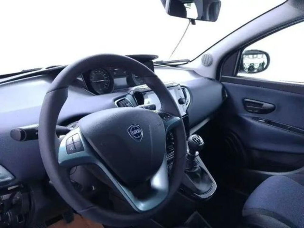 Lancia Ypsilon nuova a Torino (2)