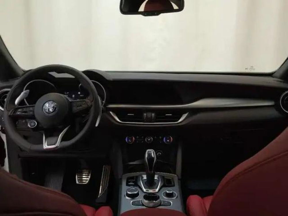 Alfa Romeo Stelvio nuova a Torino (4)