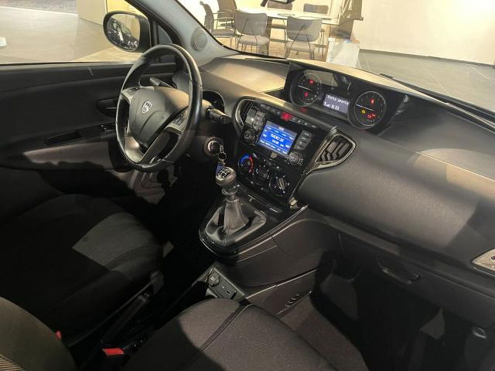 Lancia Ypsilon usata a Aosta (13)