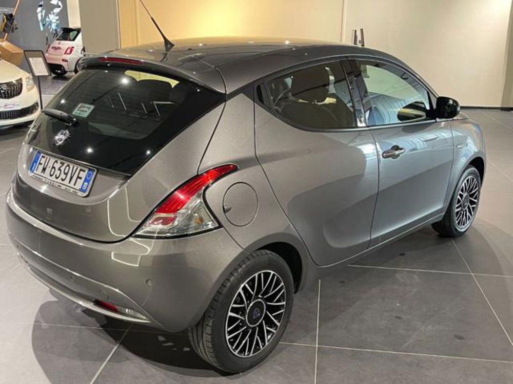 Lancia Ypsilon usata a Aosta (5)