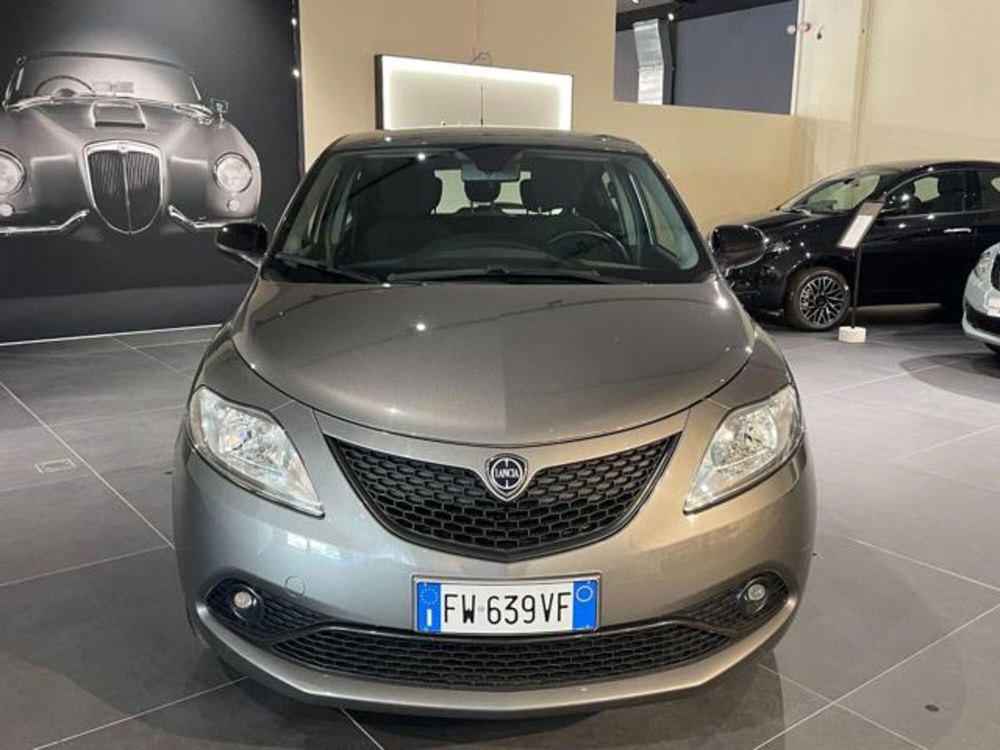 Lancia Ypsilon usata a Aosta (8)