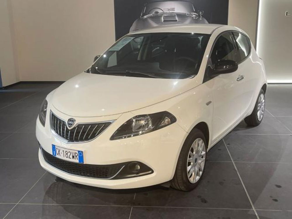 Lancia Ypsilon usata a Aosta (3)