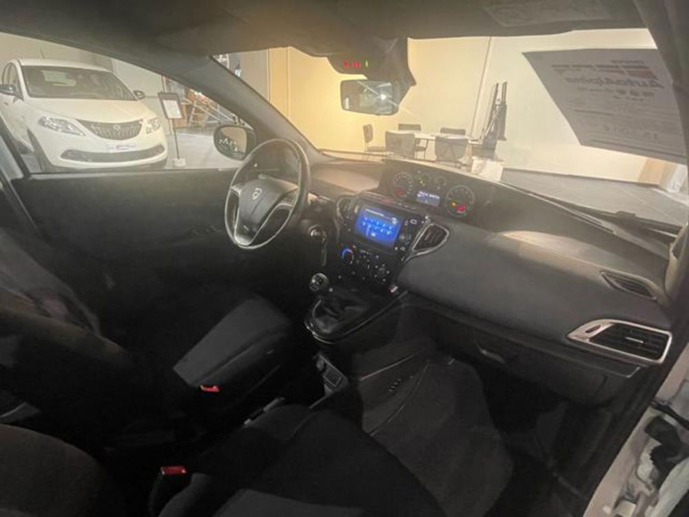 Lancia Ypsilon usata a Aosta (10)