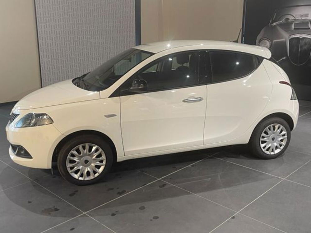 Lancia Ypsilon usata a Aosta (4)