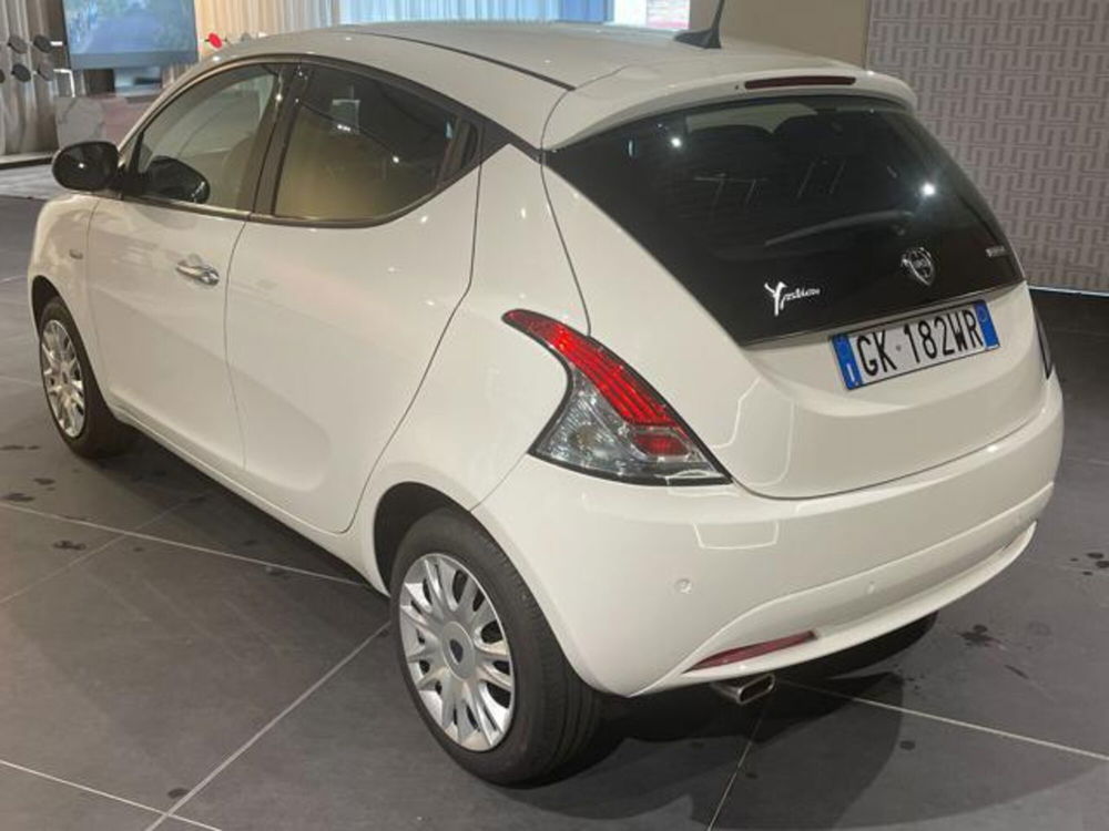 Lancia Ypsilon usata a Aosta (5)