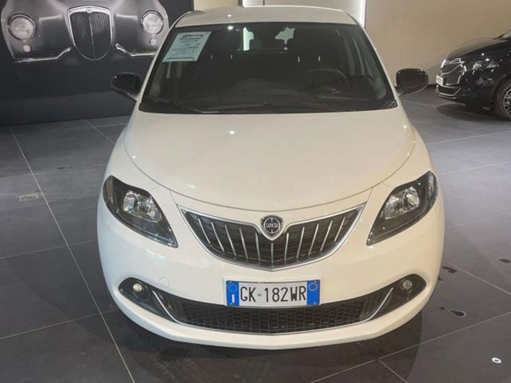 Lancia Ypsilon usata a Aosta (2)