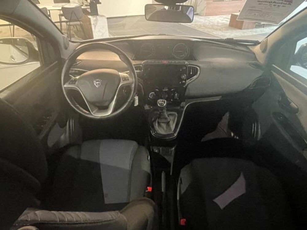 Lancia Ypsilon usata a Aosta (13)