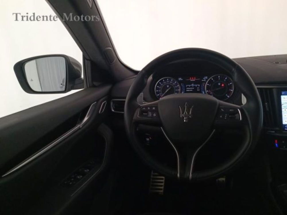 Maserati Levante usata a Padova (13)