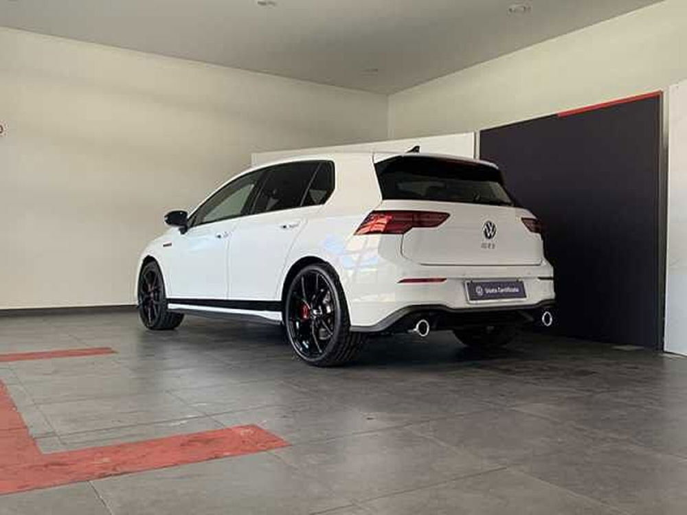 Volkswagen Golf nuova a Cosenza (5)