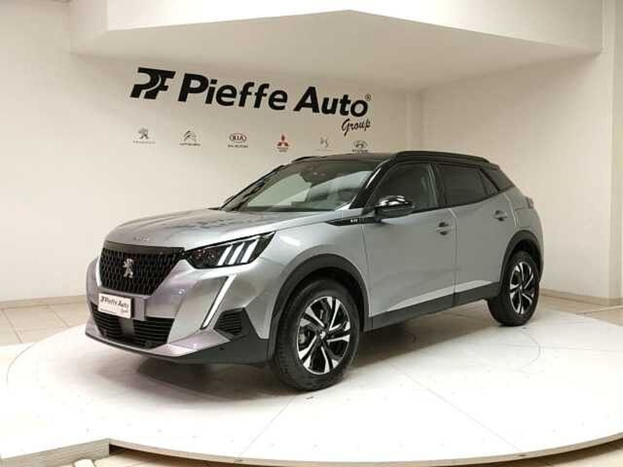 Peugeot 2008 BlueHDi 130 S&amp;S EAT8 GT Pack  del 2023 usata a Teramo