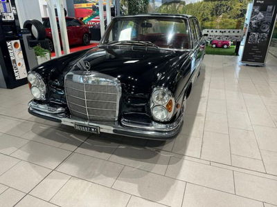 Mercedes-Benz 250 250  del 1966 usata a Magenta