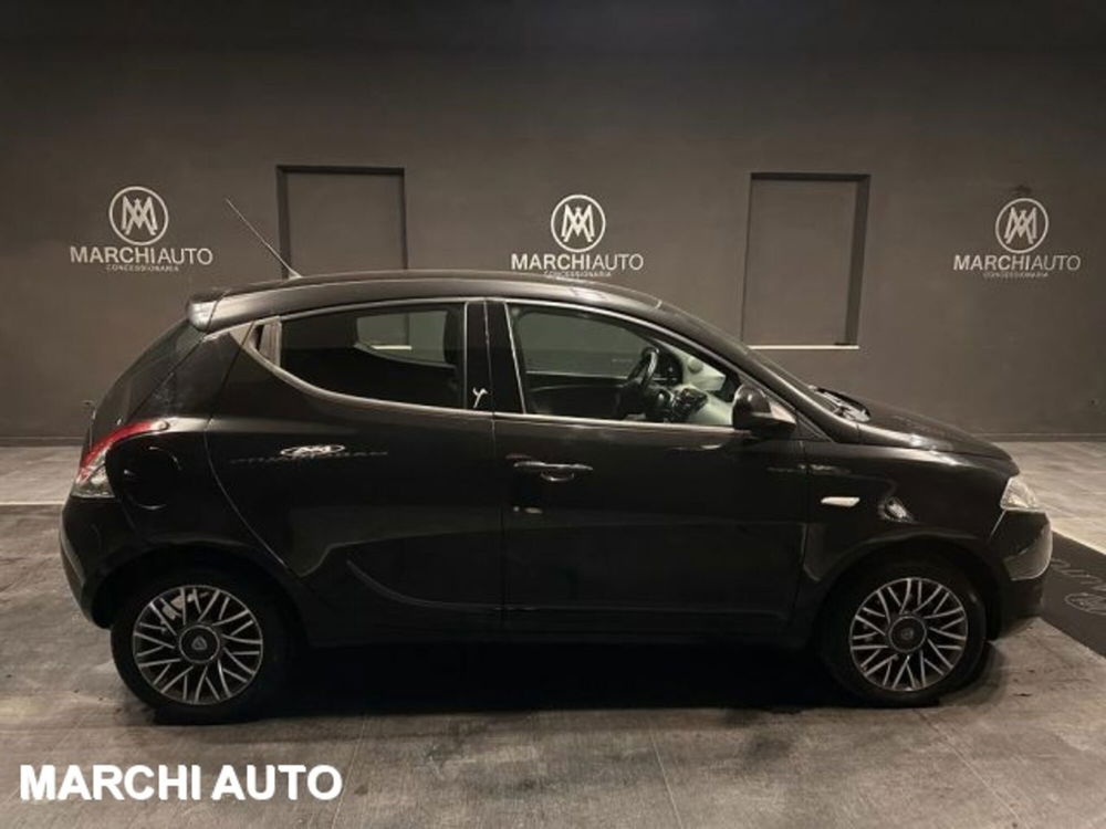 Lancia Ypsilon usata a Perugia (4)