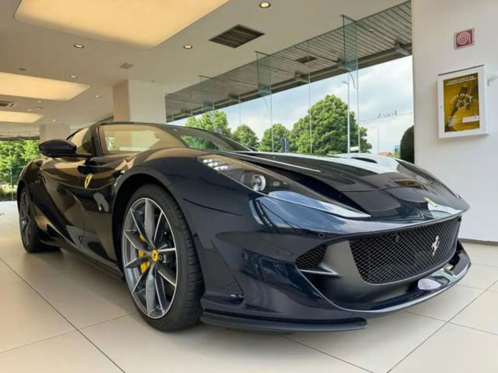 Ferrari 812 Spider nuova a Torino