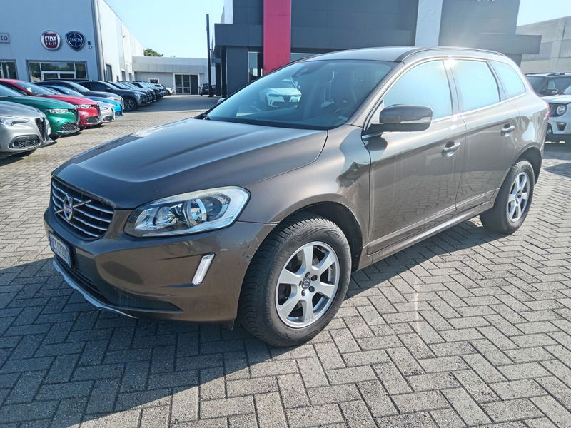 Volvo XC60 D4 163 CV Kinetic del 2015 usata a Alessandria