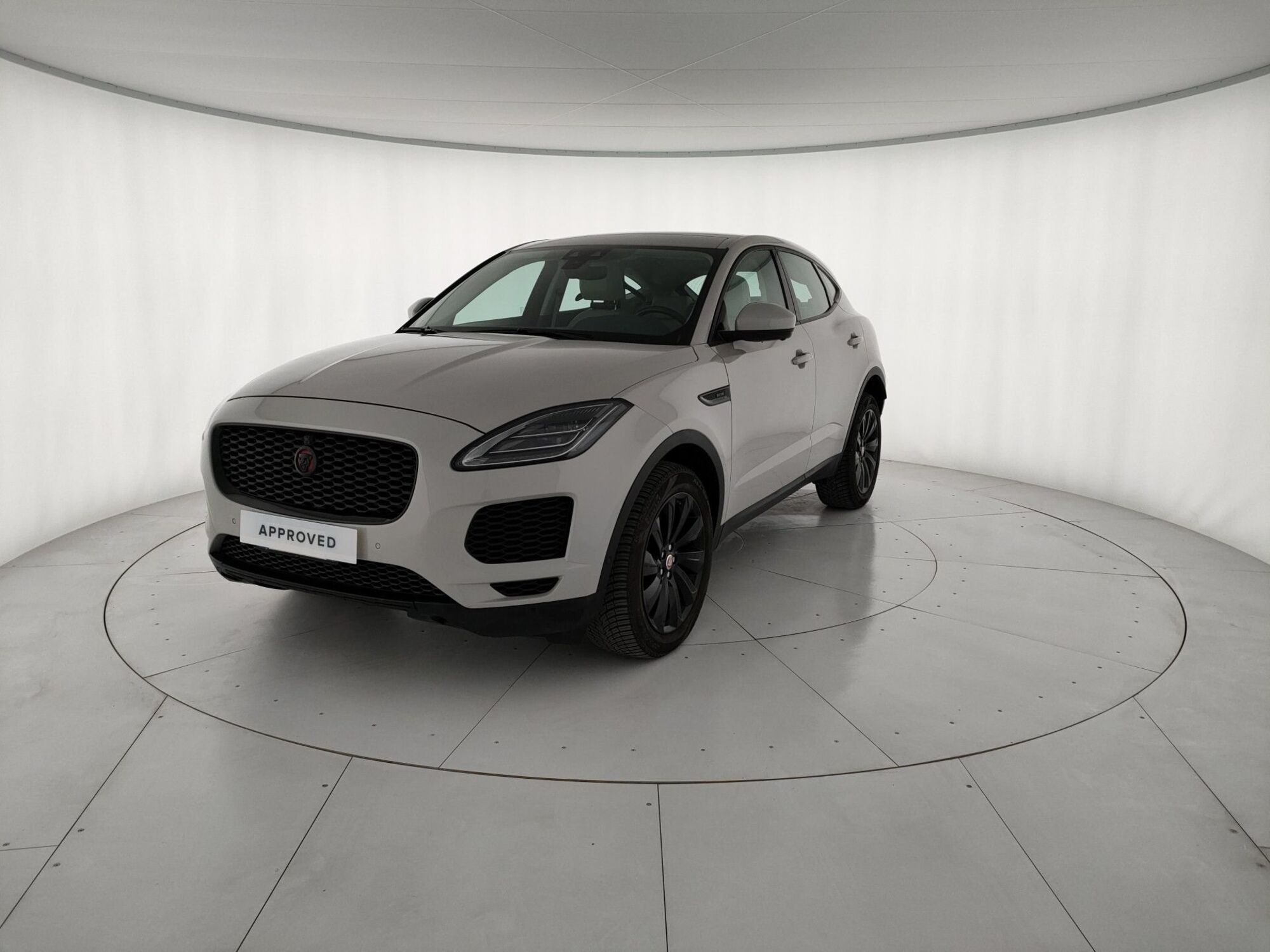 Jaguar E-Pace 2.0D 180 CV AWD aut. SE  del 2020 usata a Milano