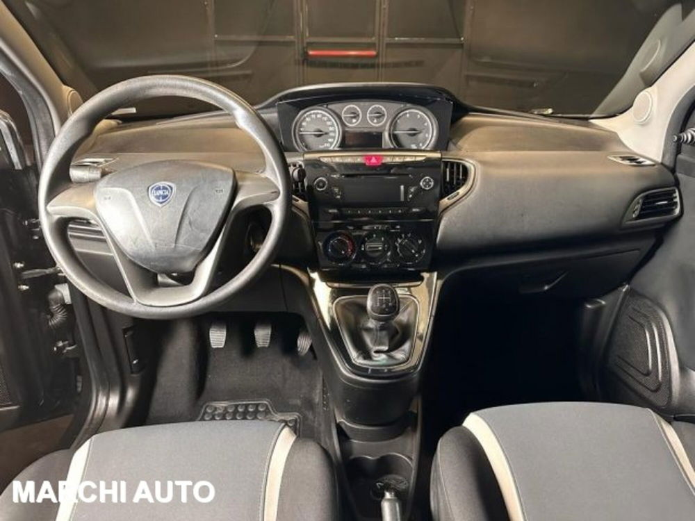 Lancia Ypsilon usata a Perugia (13)