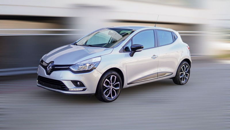 Renault Clio TCe 12V 90 CV 5 porte Moschino Zen del 2020 usata a Vigevano